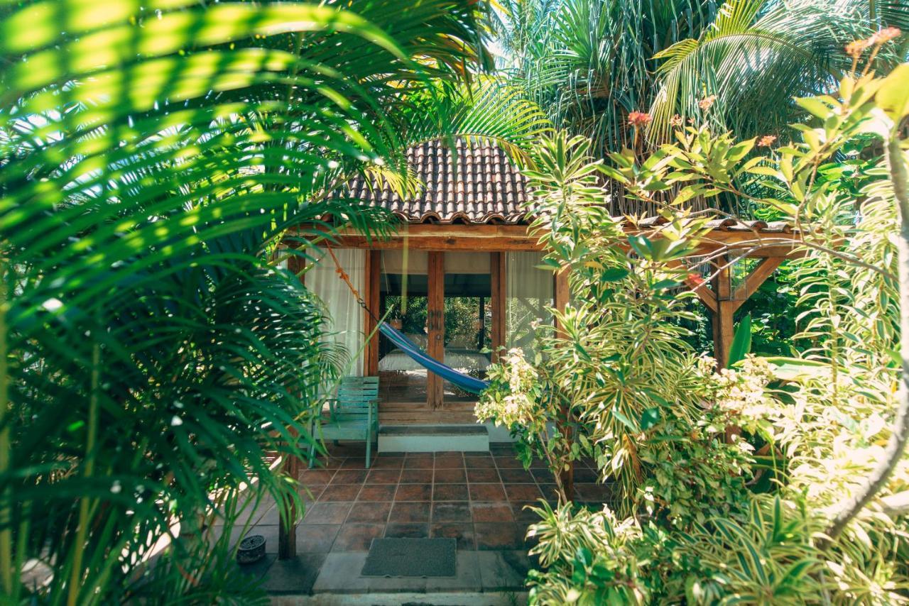 Coconut Garden Resort Gili Trawangan Buitenkant foto