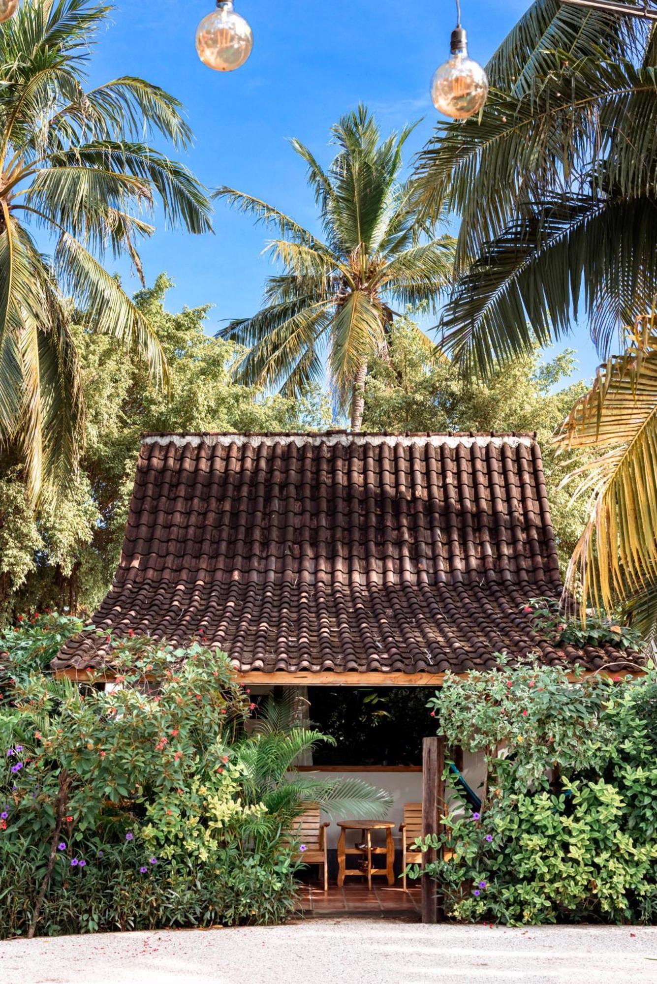 Coconut Garden Resort Gili Trawangan Buitenkant foto