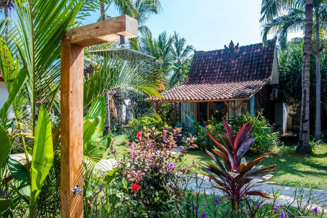 Coconut Garden Resort Gili Trawangan Buitenkant foto